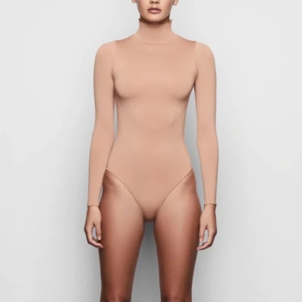 NEW SKIMS Long Sleeve Mock Neck Bodysuit Tan Clay Essential Fits Everybody - Picture 2 of 9